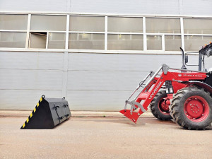 Погрузчик фронтальный «Универсал Lite» Г/п на оси вращения: 1 т;