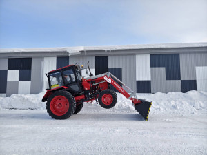 Навесной погрузчик Универсал STANDARD 1,35 т. Высота до оси вращения: 3,85м