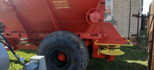 Машина для внесения минеральных удобрений и извести МВУ-6. (с хранения)