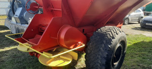 Машина для внесения минеральных удобрений и извести МВУ-6. (с хранения)