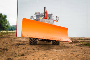 Отвал к трактору ХТЗ-150К, ОРТЗ-150К, БТЗ, ХТА (ширина по фронту 3000)