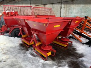 Пескоразбрасыватель навесной Л-116-01 (разбрасыватель песка)