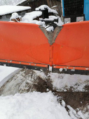 Отвал для снега бабочка. Отвал бабочка